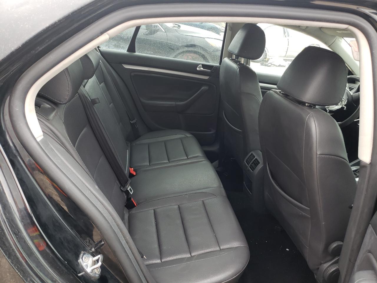 Photo 6 from auction – 2007 VOLKSWAGEN JETTA WOLF with VIN 3VWEF71K47M129361