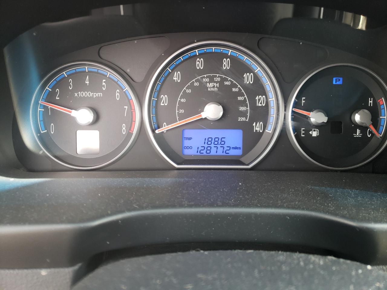 Photo 8 from auction – 2007 HYUNDAI SANTA FE S with VIN 5NMSH73E17H003159