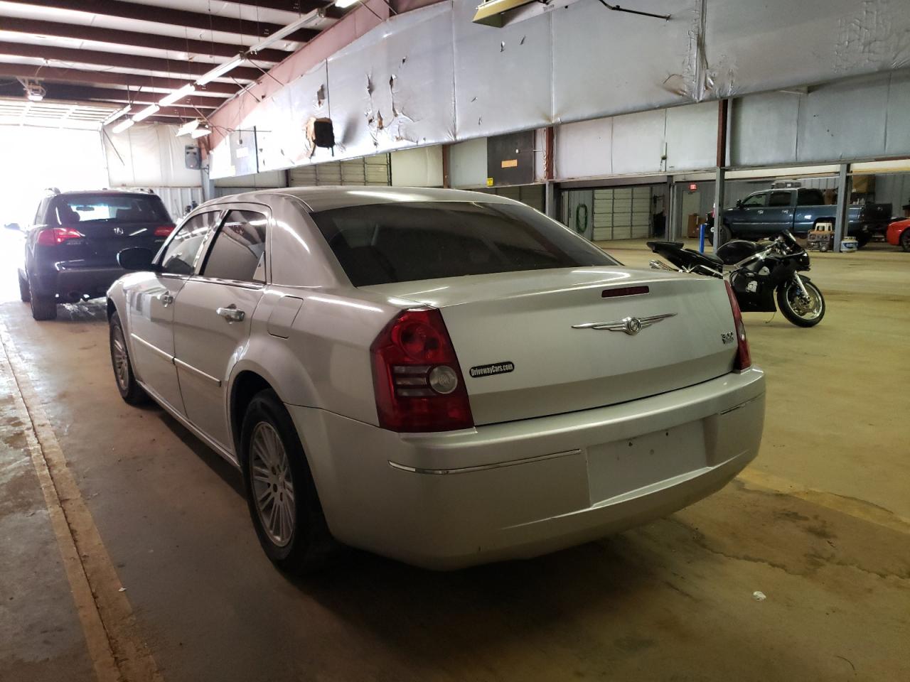 Photo 3 from auction – 2010 CHRYSLER 300 TOURIN with VIN 2C3CA4CD9AH191466