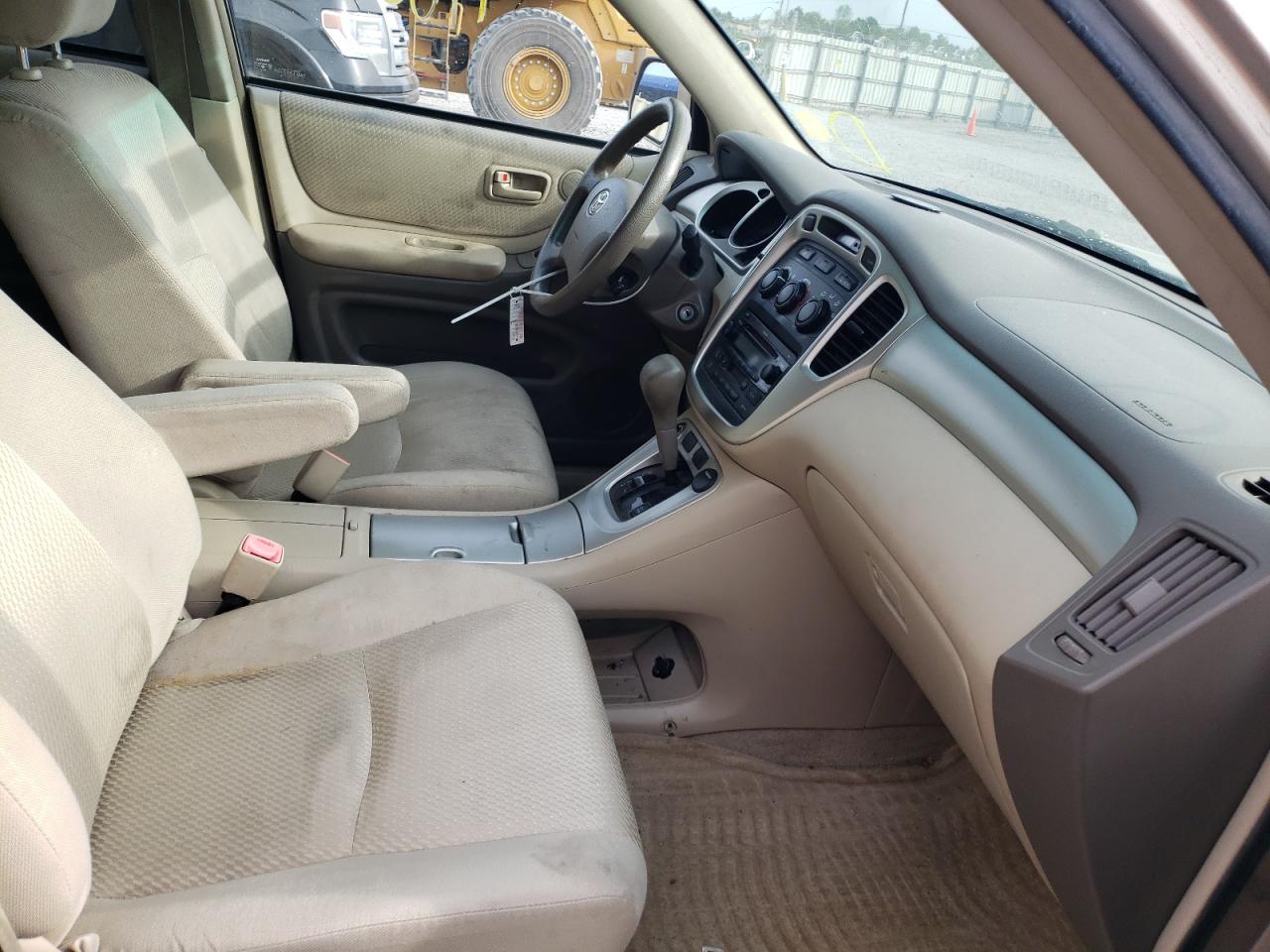 Photo 5 from auction – 2004 TOYOTA HIGHLANDER with VIN JTEEP21A240057631