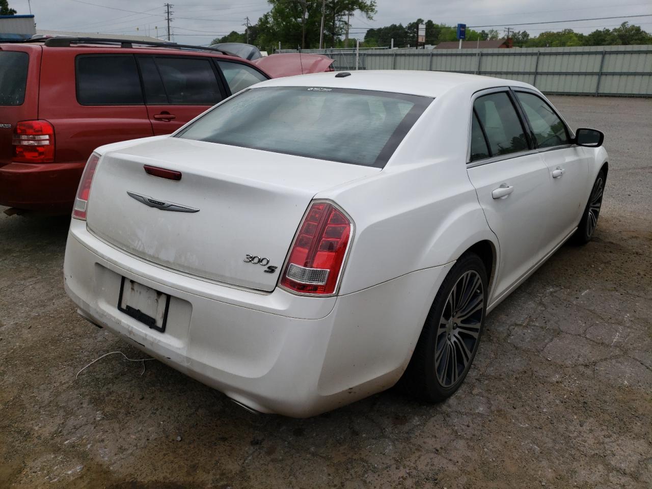 Фото 4 с аукциона – 2013 CHRYSLER 300 S с VIN 2C3CCABG2DH685421