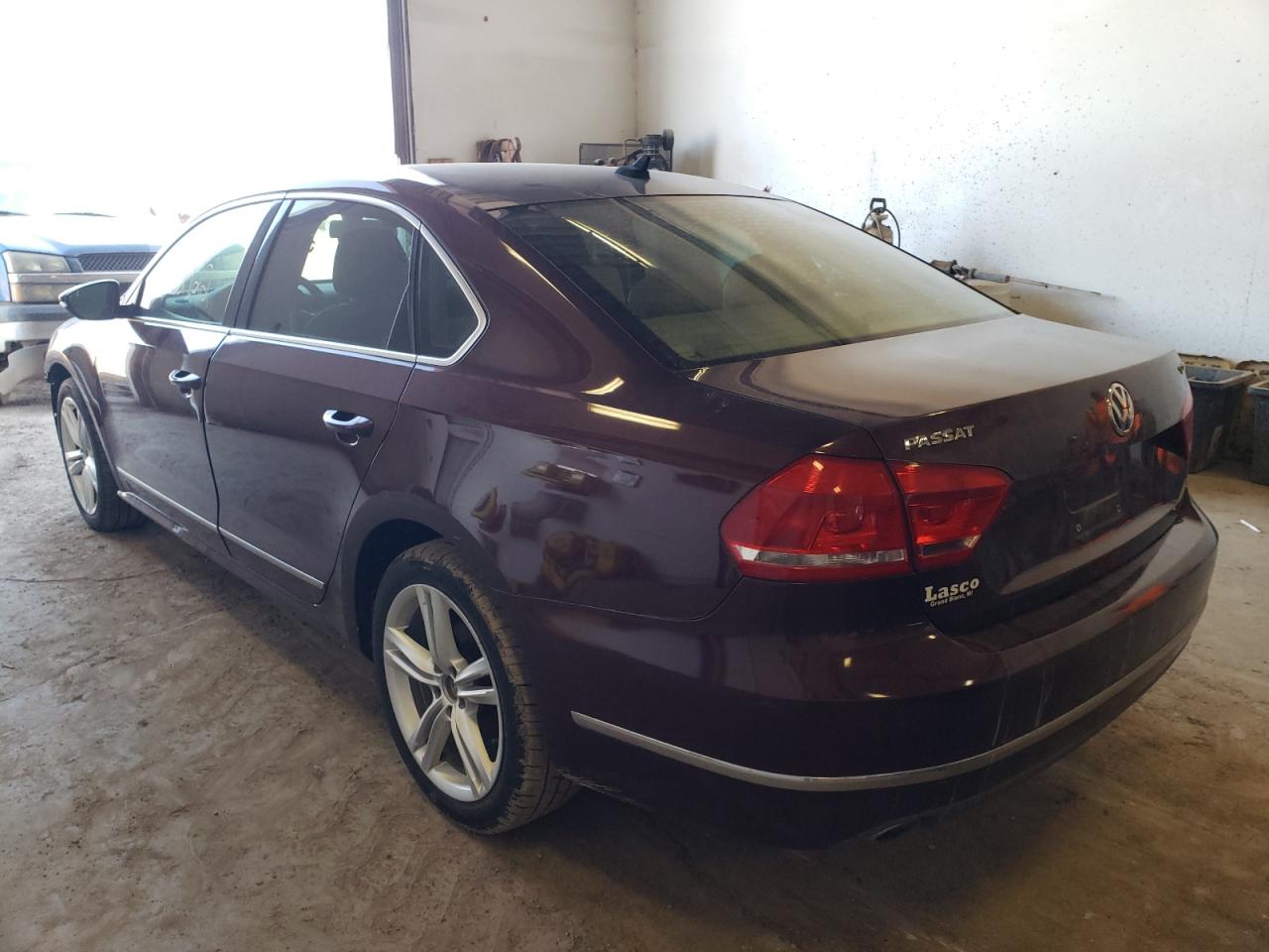 Photo 3 from auction – 2012 VOLKSWAGEN PASSAT SEL with VIN 1VWCN7A34CC049525