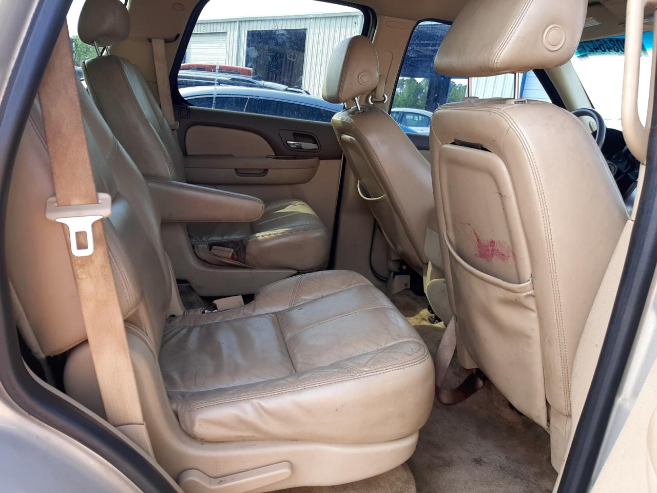 Photo 6 from auction – 2007 GMC YUKON with VIN 1GKFC13027R240454