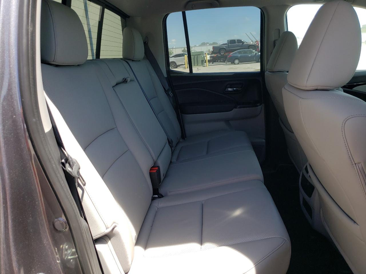 Photo 6 from auction – 2020 HONDA RIDGELINE with VIN 5FPYK3F70LB006445