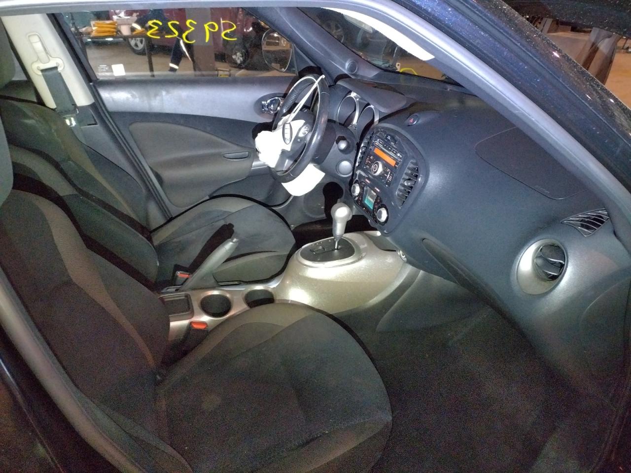Photo 5 from auction – 2011 NISSAN JUKE S with VIN JN8AF5MVXBT008330