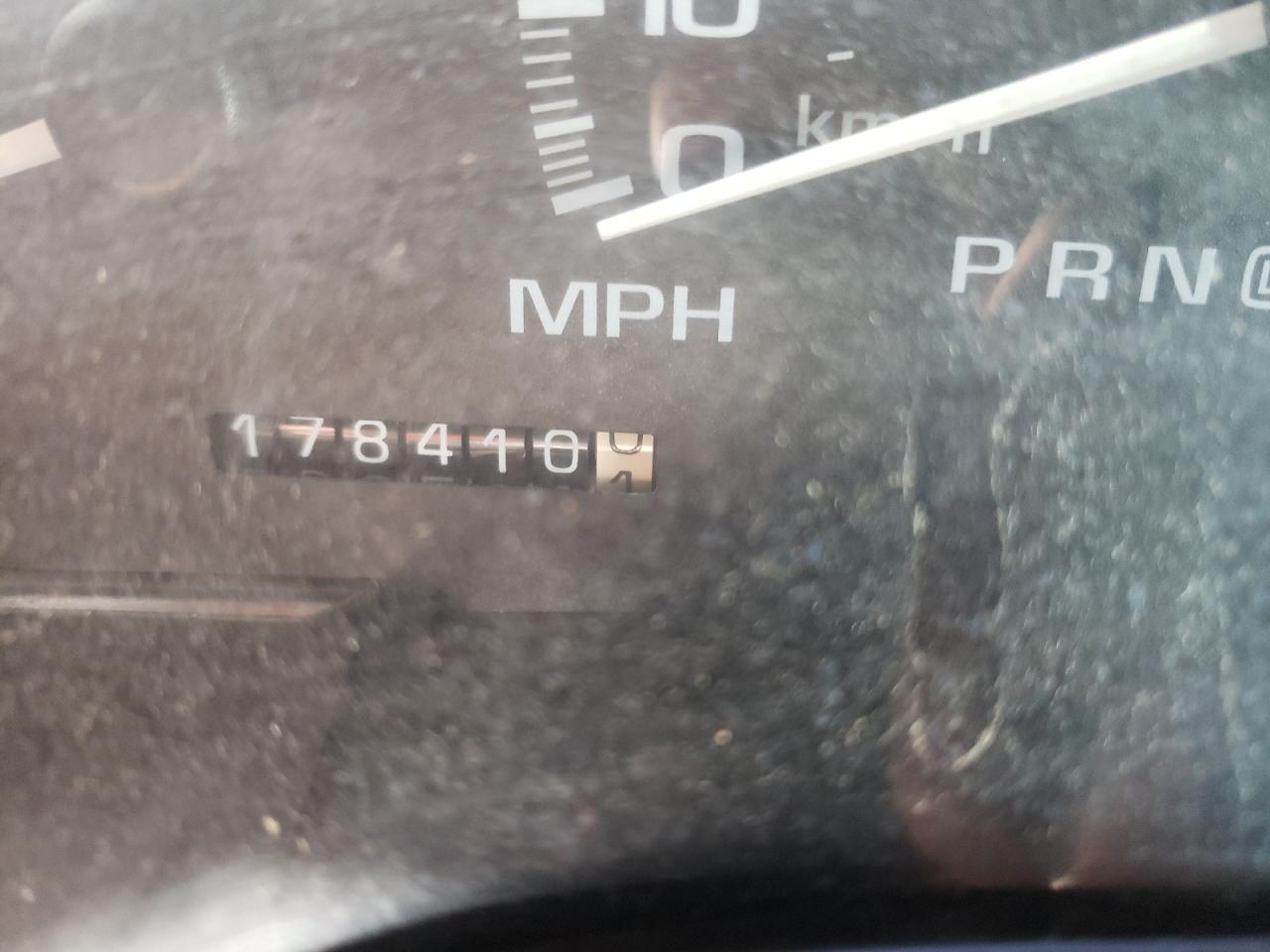 Photo 8 from auction – 2000 CADILLAC ESCALADE with VIN 1GYEK13R1YR165671