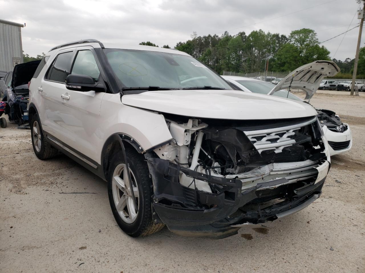 FORD EXPLORER X 2019 with VIN 1FM5K7DH6KGB02336 - Photo from auction
