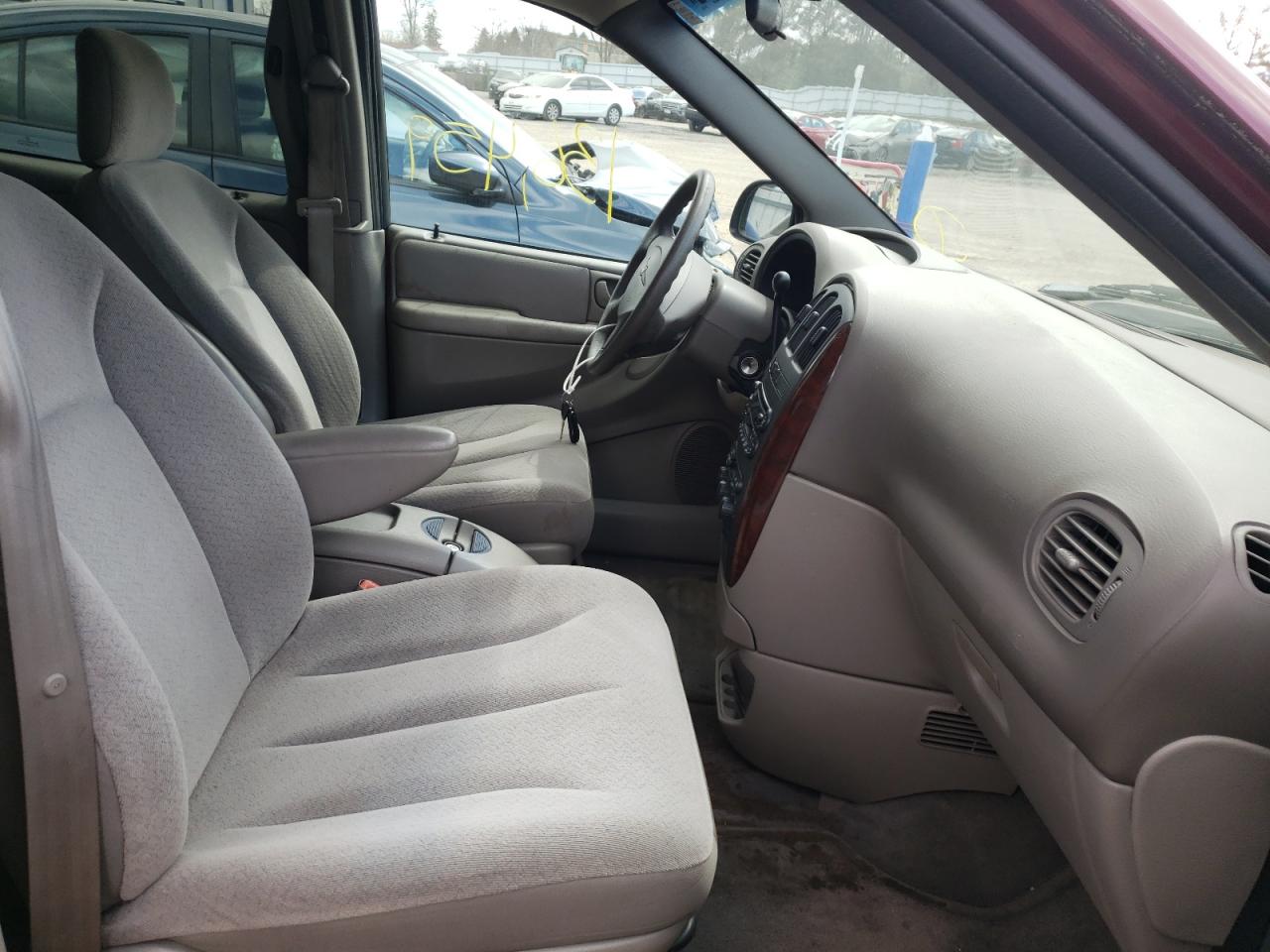 Photo 5 from auction – 2003 CHRYSLER TOWN & COU with VIN 2C4GP44L23R169310