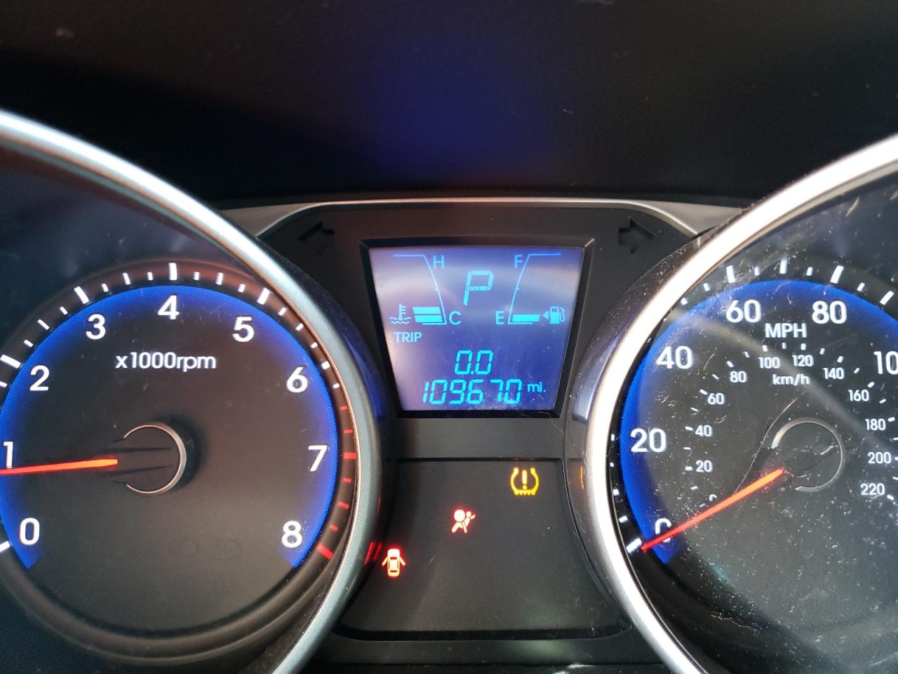 Photo 8 from auction – 2012 HYUNDAI TUCSON GLS with VIN KM8JUCAC4CU370282