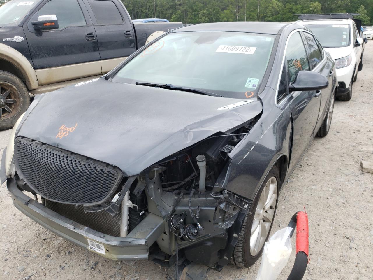 Photo 2 from auction – 2013 BUICK VERANO with VIN 1G4PP5SK8D4212404