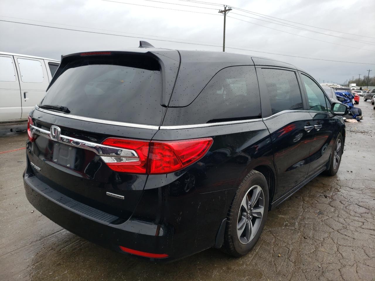 Photo 4 from auction – 2018 HONDA ODYSSEY TO with VIN 5FNRL6H88JB032161