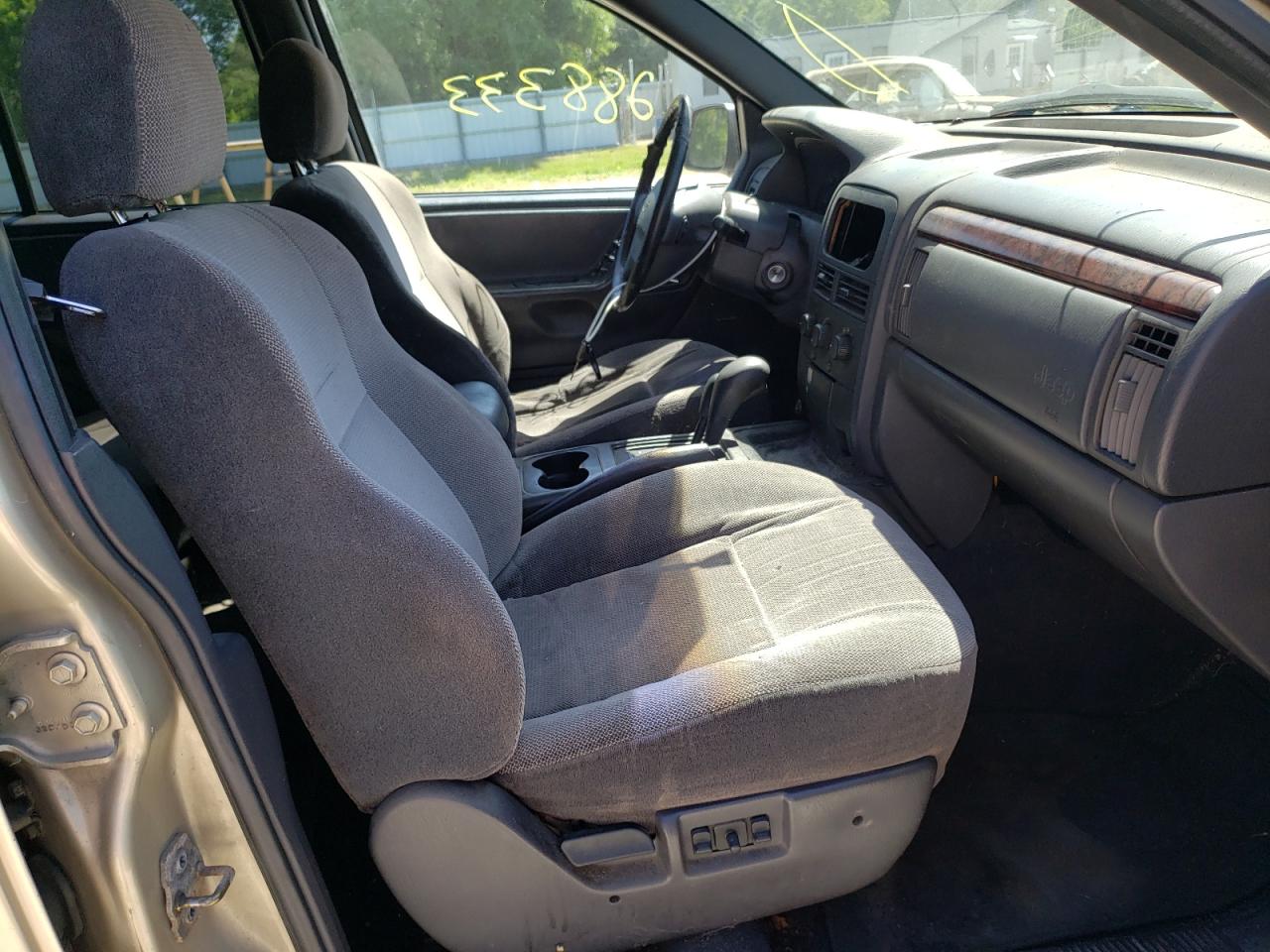 Photo 5 from auction – 2000 JEEP GRAND CHER with VIN 1J4GW48S2YC347053