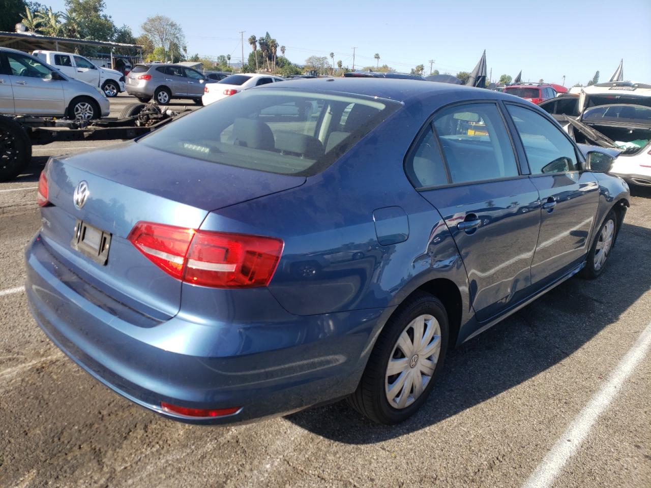 Photo 4 from auction – 2015 VOLKSWAGEN JETTA BASE with VIN 3VW2K7AJ0FM288981