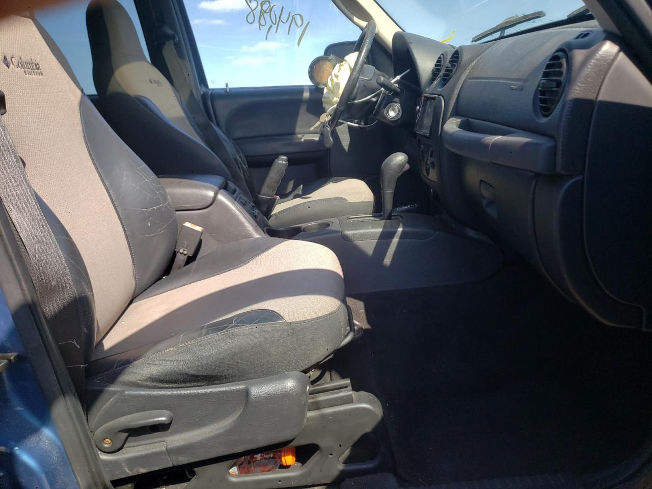 Photo 5 from auction – 2004 JEEP LIBERTY SP with VIN 1J4GL48K94W164962