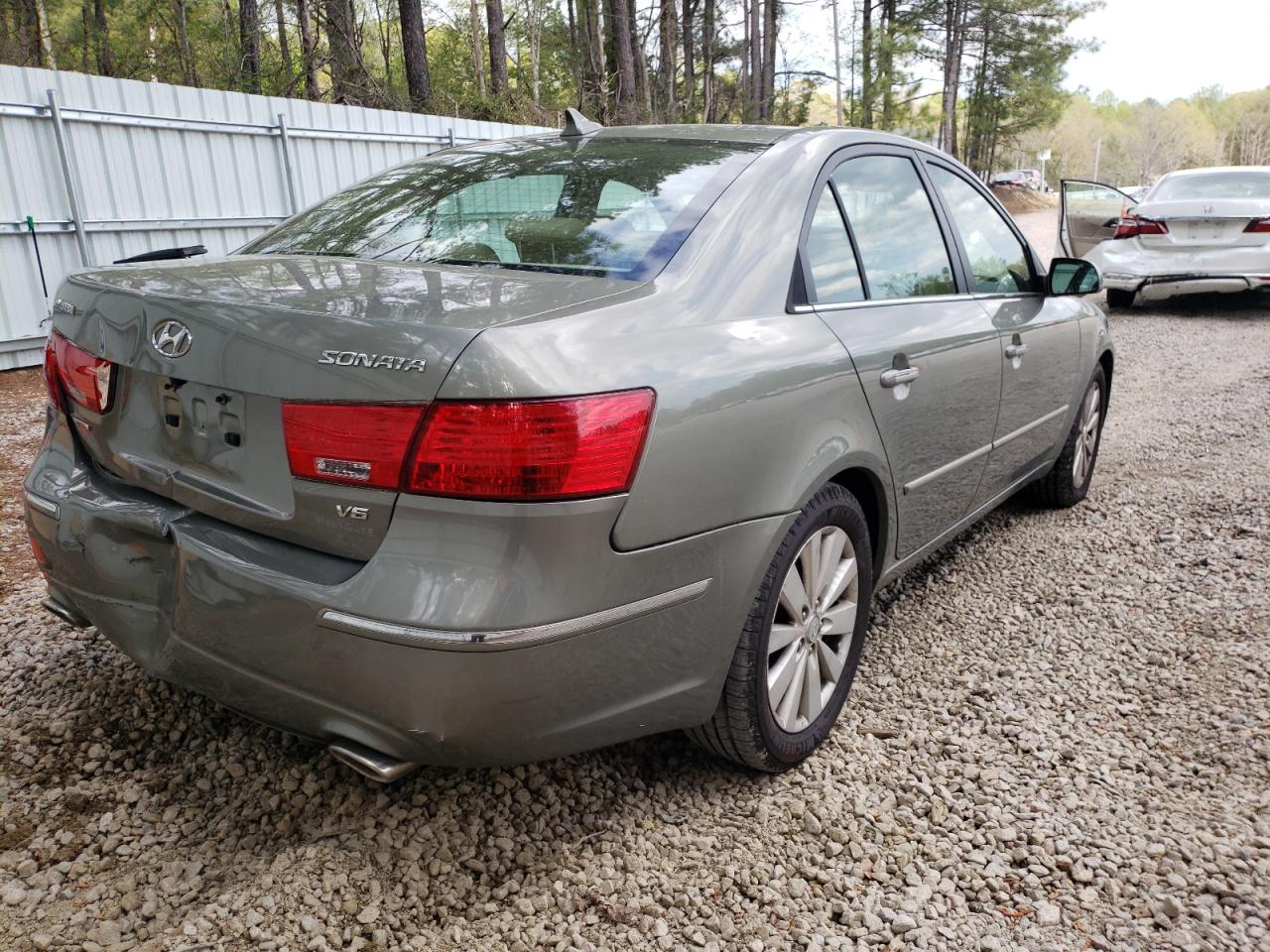 Photo 4 from auction – 2009 HYUNDAI SONATA SE with VIN 5NPEU46F49H418493