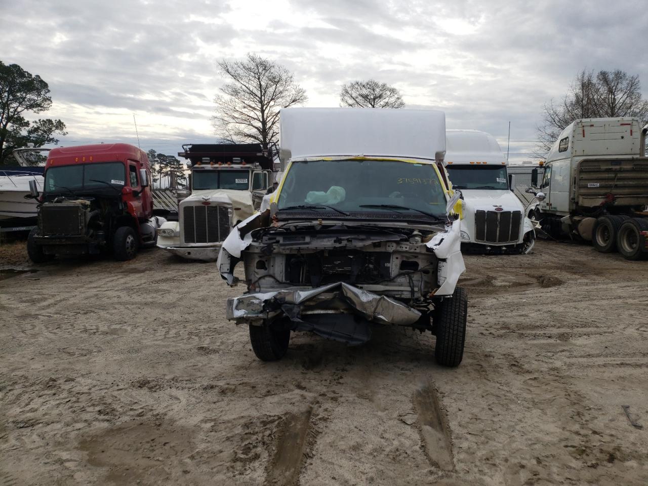 Photo 9 from auction – 2013 FORD ECONOLINE with VIN 1FDWE3FL8DDA56812
