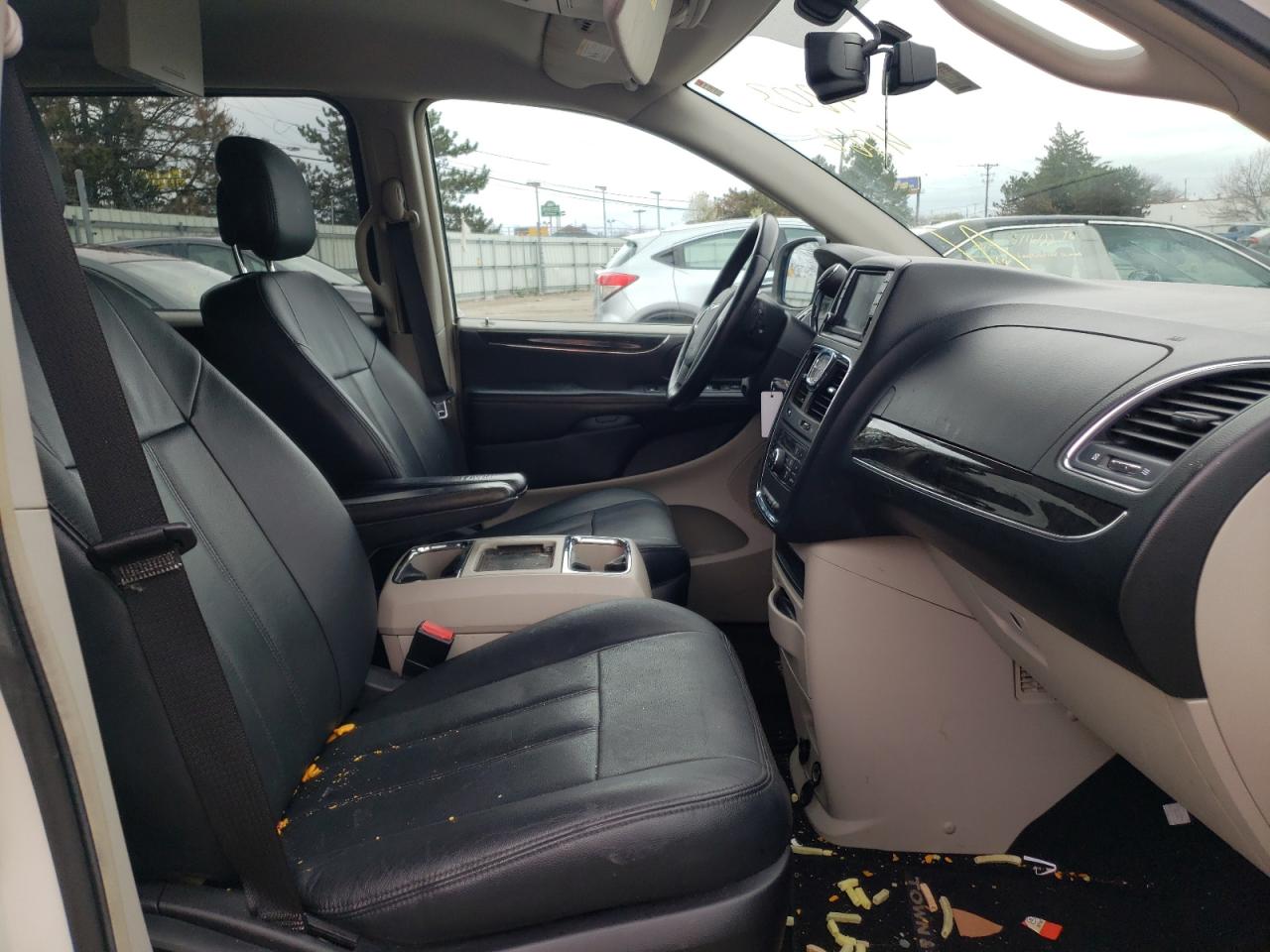 Photo 5 from auction – 2012 CHRYSLER TOWN & COU with VIN 2C4RC1BG9CR116306