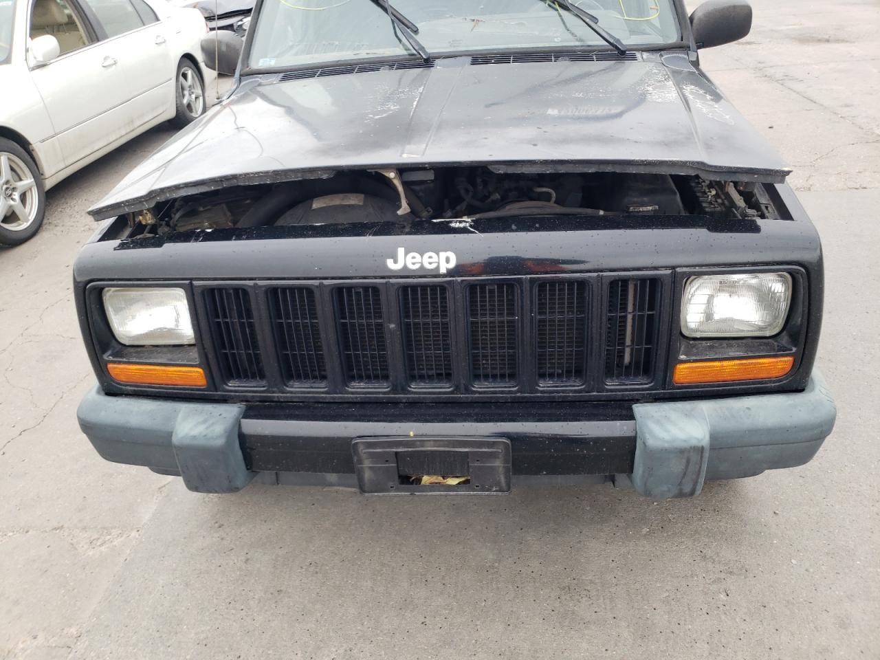 Photo 9 from auction – 2001 JEEP CHEROKEE with VIN 1J4FF48S41L532724