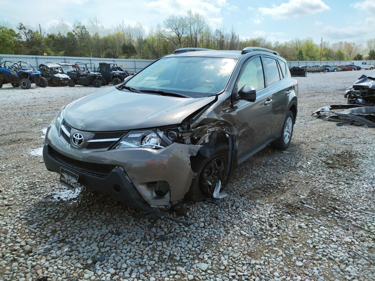 Photo 2 from auction – 2015 TOYOTA RAV4 LE with VIN JTMZFREV6FD069131