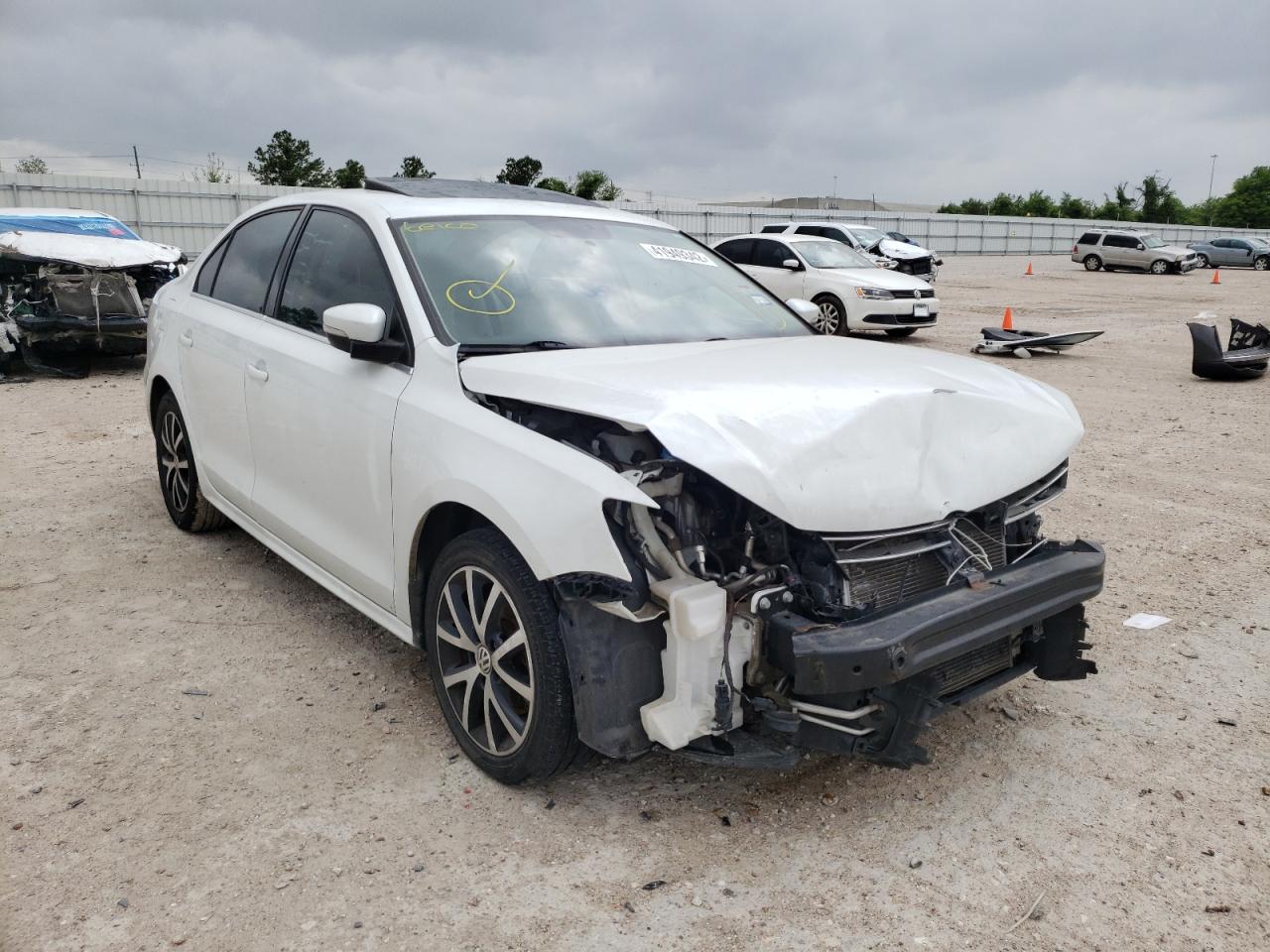 VOLKSWAGEN JETTA SE 2017 with VIN 3VWDB7AJ2HM256643 - Photo from auction