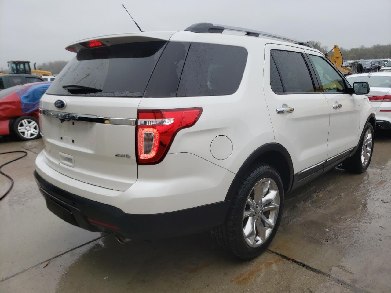Photo 4 from auction – 2012 FORD EXPLORER L with VIN 1FMHK8F8XCGA94291