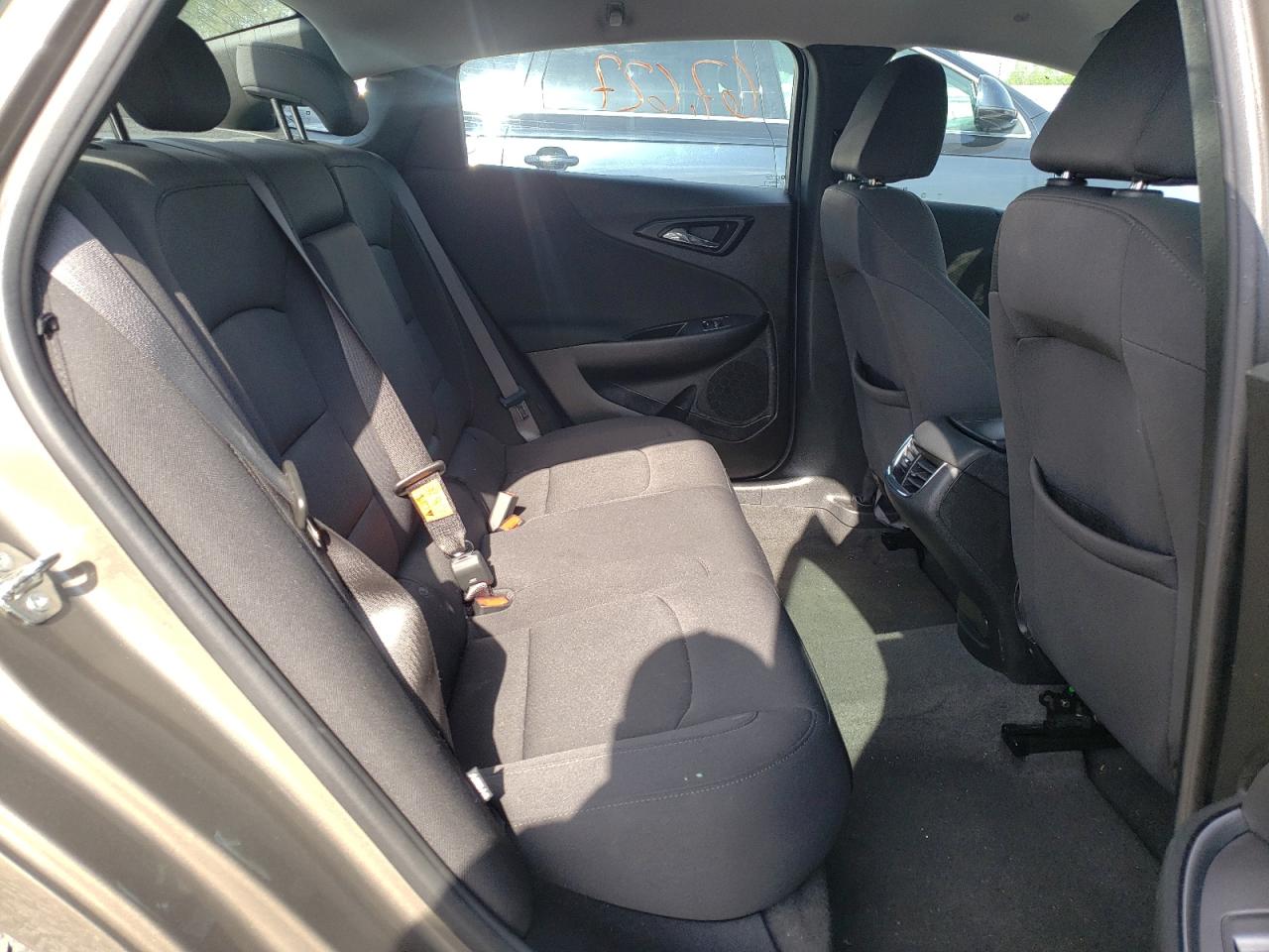 Photo 6 from auction – 2020 CHEVROLET MALIBU LT with VIN 1G1ZD5ST5LF094046