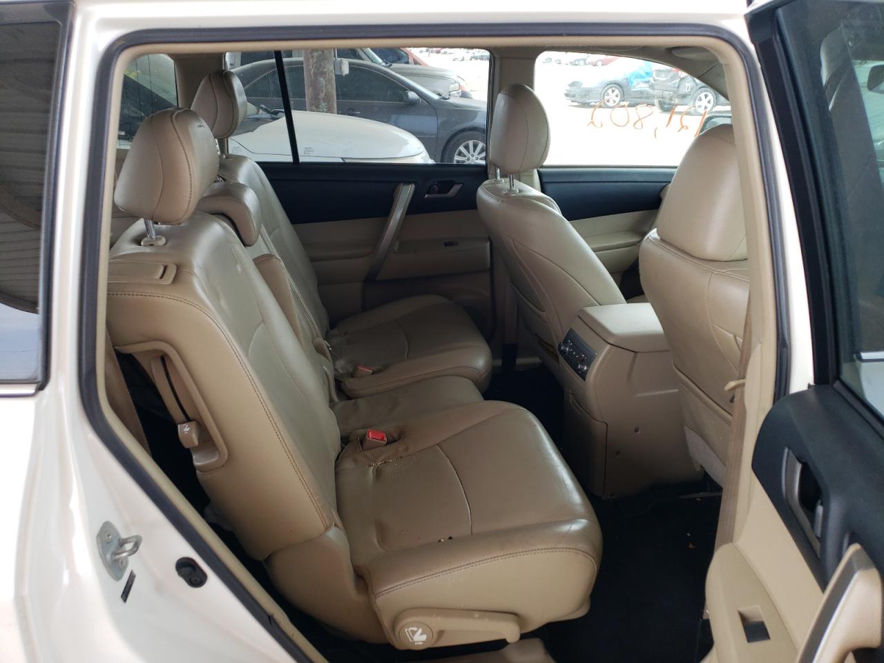 Photo 6 from auction – 2013 TOYOTA HIGHLANDER with VIN 5TDZK3EH6DS113956