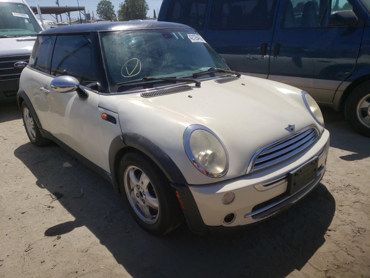 Photo 14 from auction – 2006 MINI COOPER with VIN WMWRC33516TK67546