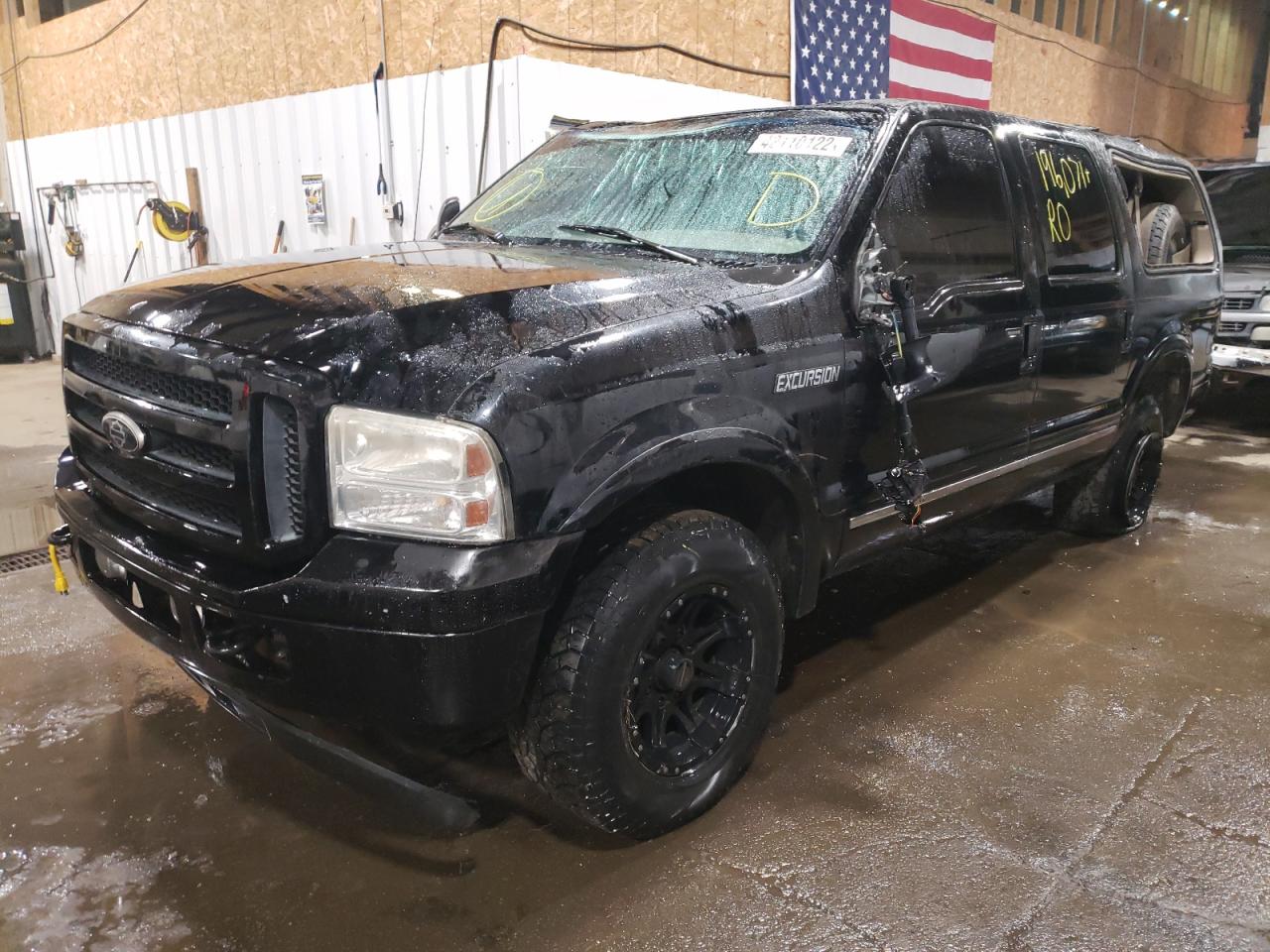 Photo 2 from auction – 2005 FORD EXCURSION with VIN 1FMNU43S45ED40157