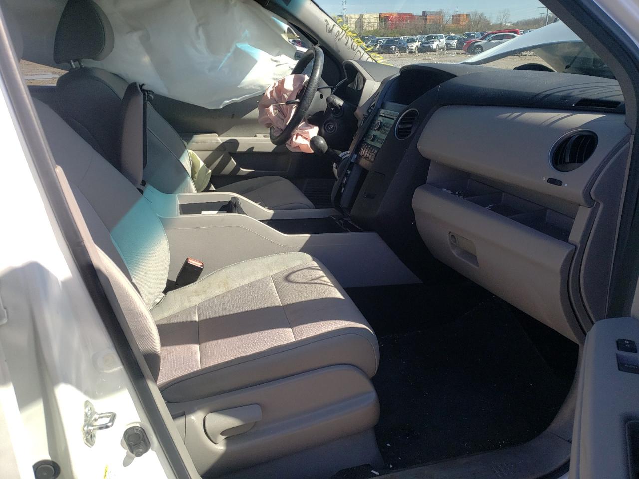 Photo 5 from auction – 2011 HONDA PILOT EX with VIN 5FNYF4H42BB102789