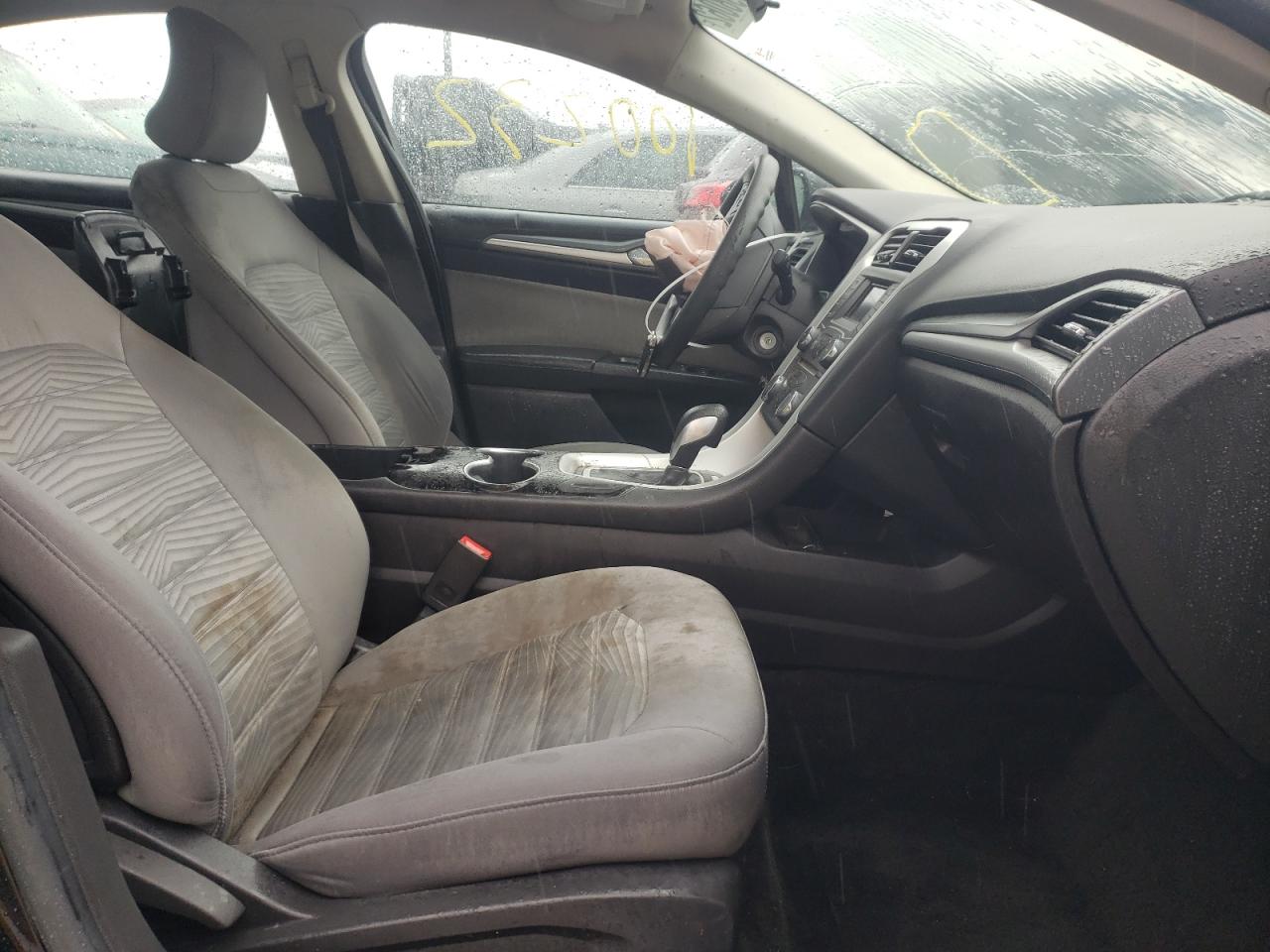 Photo 5 from auction – 2016 FORD FUSION S with VIN 3FA6P0G76GR210451