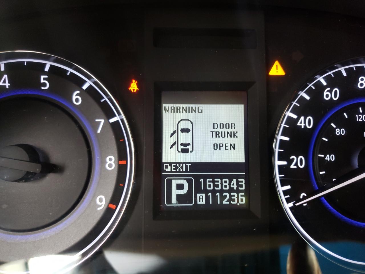 Photo 8 from auction – 2010 INFINITI G37 BASE with VIN JN1CV6AP1AM407657