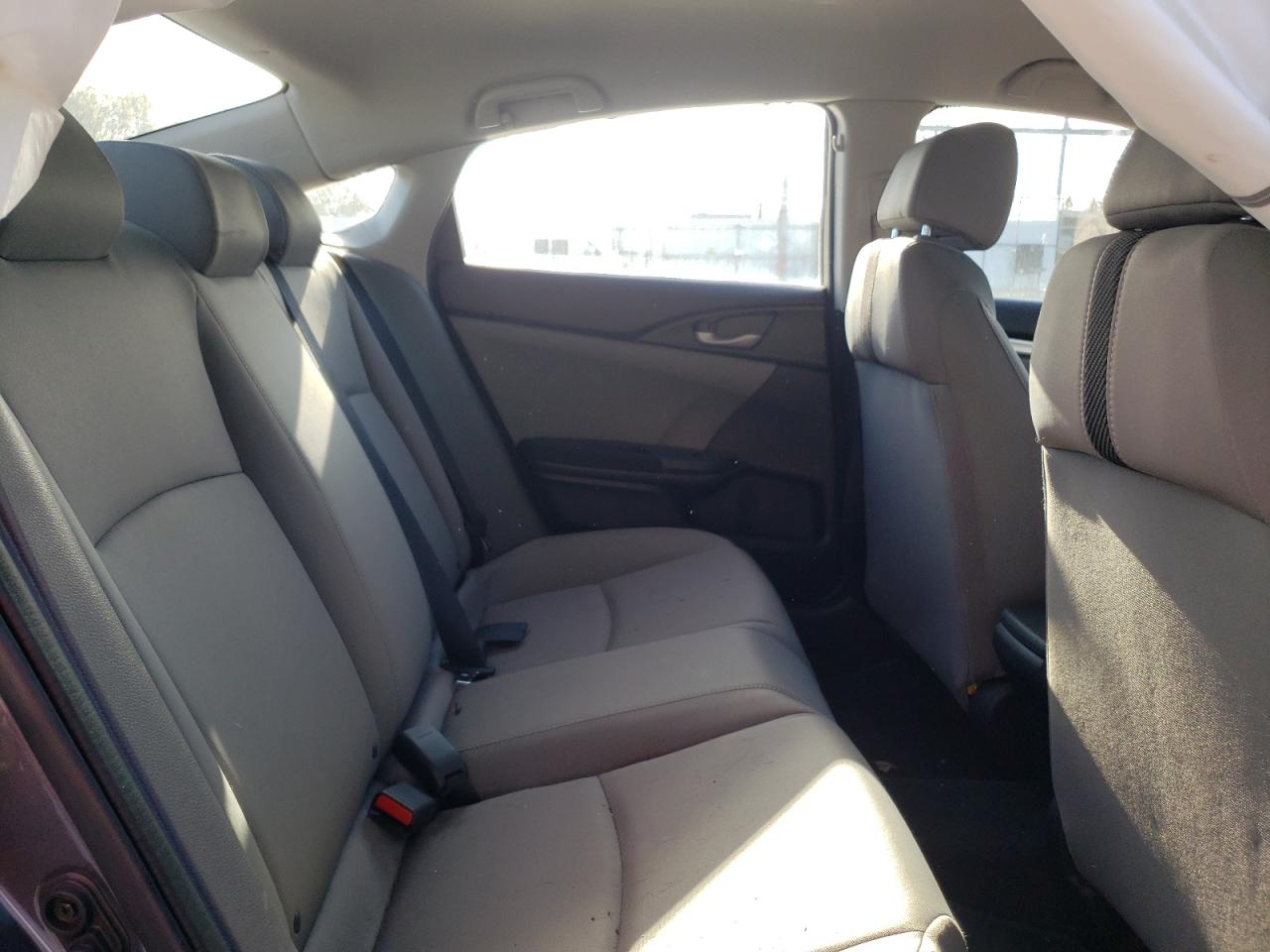 Photo 6 from auction – 2016 HONDA CIVIC LX with VIN 19XFC2F53GE007283