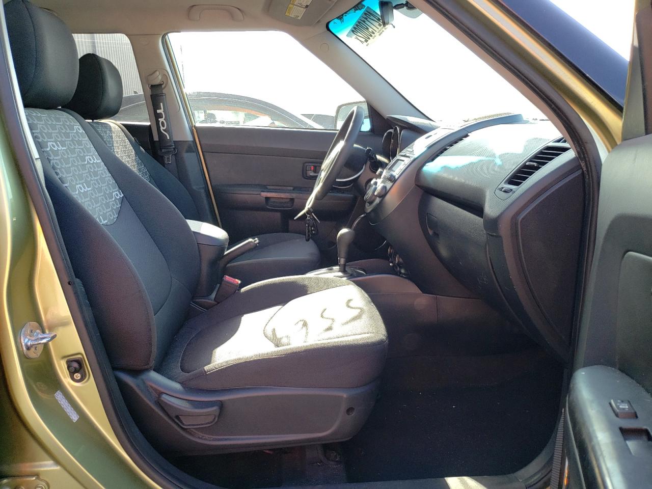 Снимка 5 от търг – 2010 KIA SOUL + с VIN KNDJT2A28A7189450