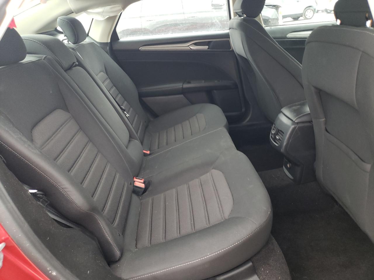 Photo 6 from auction – 2020 FORD FUSION SE with VIN 3FA6P0HD5LR112624