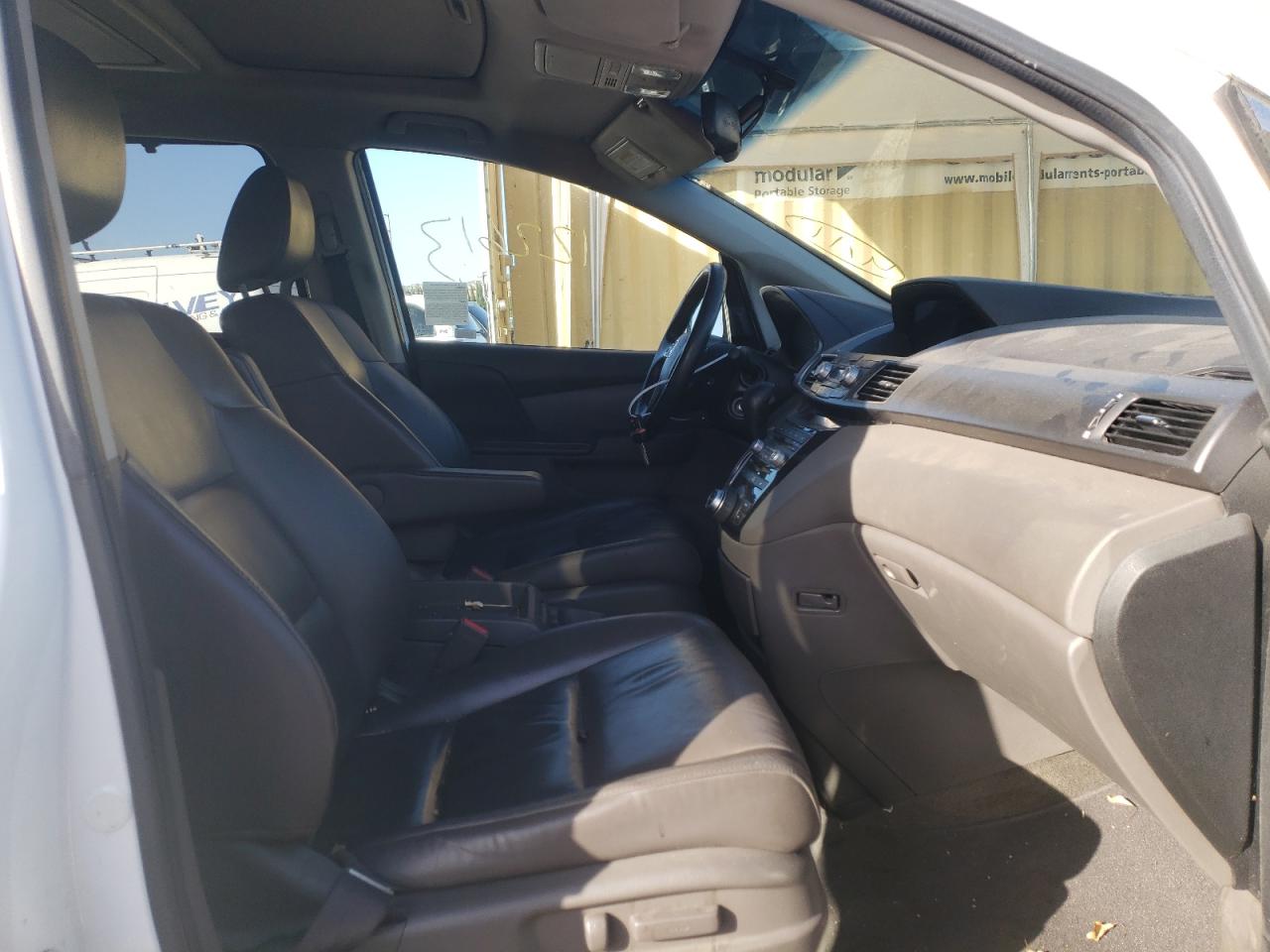 Photo 5 from auction – 2011 HONDA ODYSSEY TO with VIN 5FNRL5H92BB023315