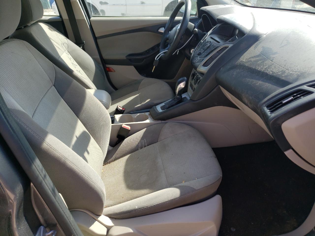 Photo 5 from auction – 2014 FORD FOCUS SE with VIN 1FADP3F26EL180877