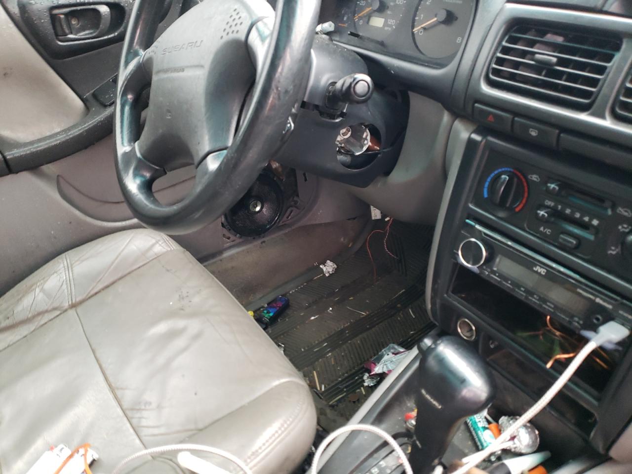 Photo 9 from auction – 1998 SUBARU FORESTER L with VIN JF1SF6354WH713081