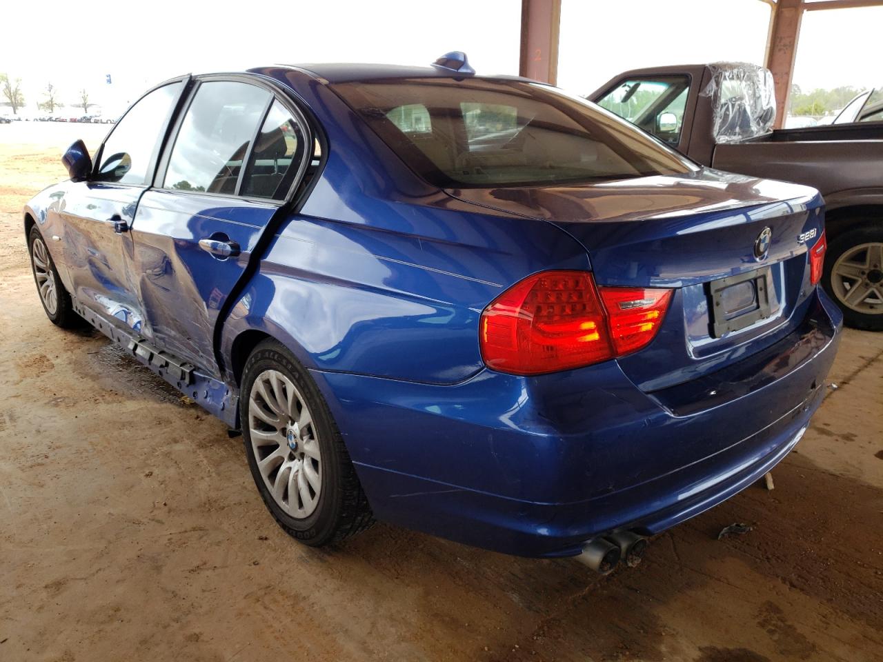 Photo 3 from auction – 2009 BMW 328 I with VIN WBAPH73569A171928