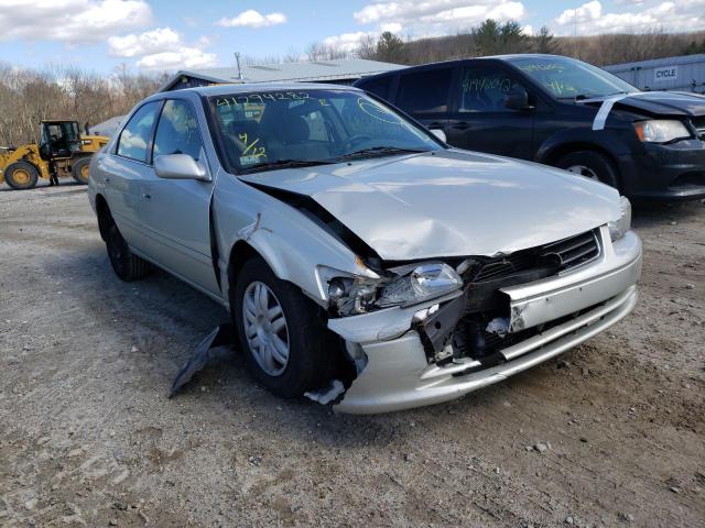 TOYOTA CAMRY CE 2000 with VIN 4T1BG22K0YU666922 - Photo from auction