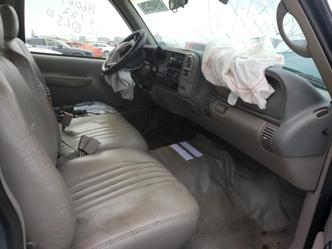 Photo 5 from auction – 1998 GMC SIERRA C15 with VIN 1GTEC19W6WE523738