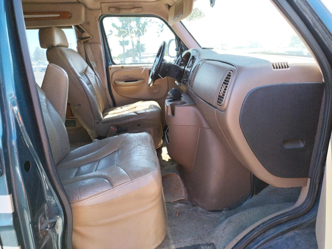 Photo 5 from auction – 1999 DODGE RAM VAN B1 with VIN 2B6HB11Y0XK555003