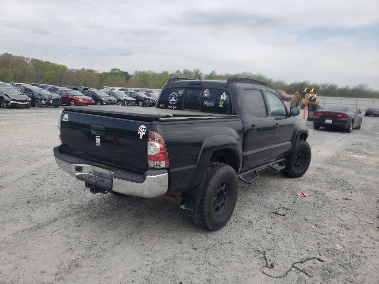Photo 4 from auction – 2014 TOYOTA TACOMA DOU with VIN 5TFLU4EN6EX096597