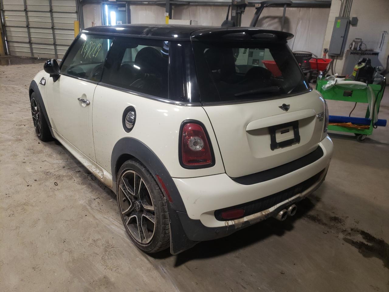 Photo 3 from auction – 2007 MINI COOPER S with VIN WMWMF735X7TL92278