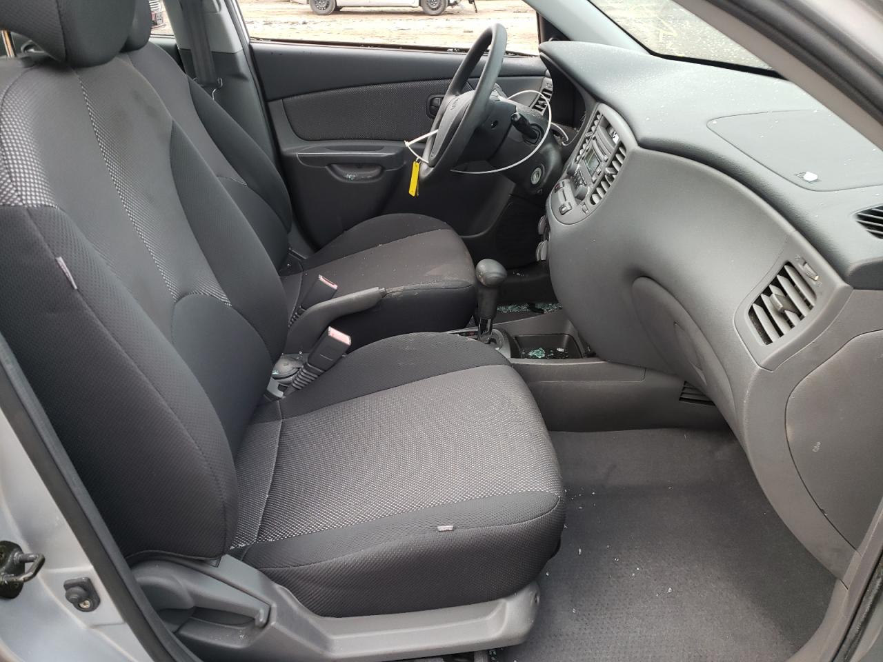 Photo 5 from auction – 2006 KIA RIO with VIN KNADE123666140038