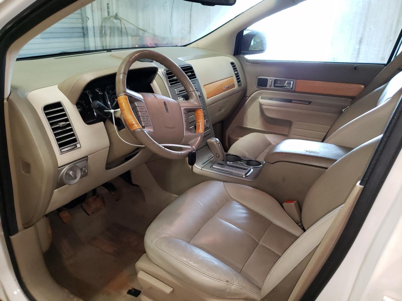 Photo 5 from auction – 2007 LINCOLN MKX with VIN 2LMDU68C87BJ21990