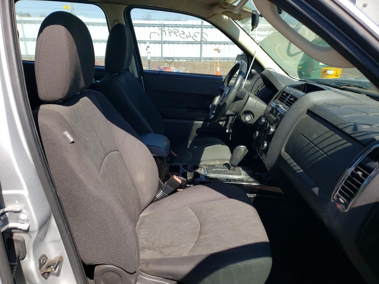 Фото 5 с аукциона – 2010 MAZDA TRIBUTE I с VIN 4F2CY9C71AKM09035