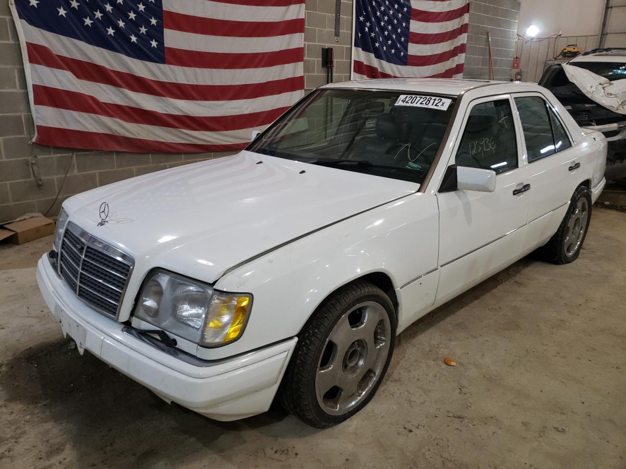 Photo 2 from auction – 1994 MERCEDES-BENZ E 320 with VIN WDBEA32E3RC092258