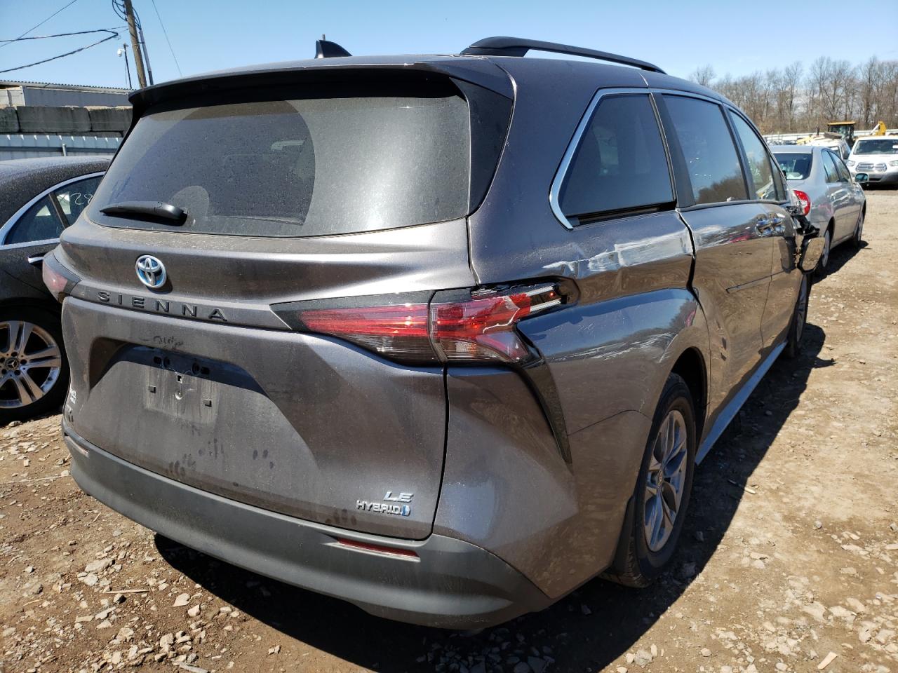 Photo 4 from auction – 2022 TOYOTA SIENNA LE with VIN 5TDKSKFC7NS045330