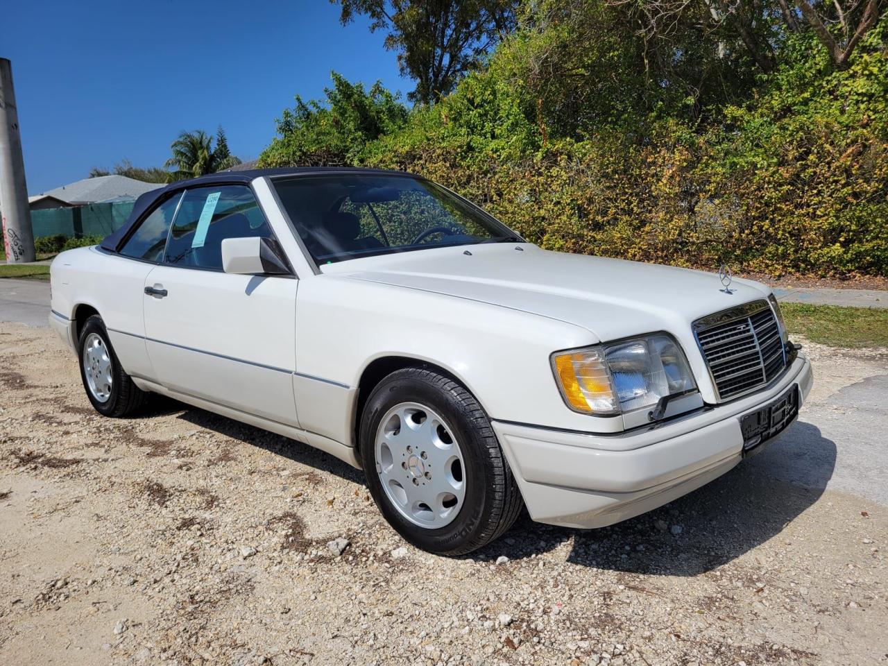MERCEDES-BENZ E 320 1994 with VIN WDBEA66E3RC047140 - Photo from auction